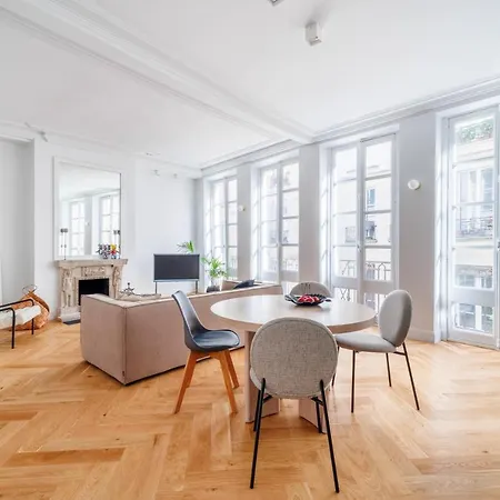Luxury Living A Montorgueil Apartment